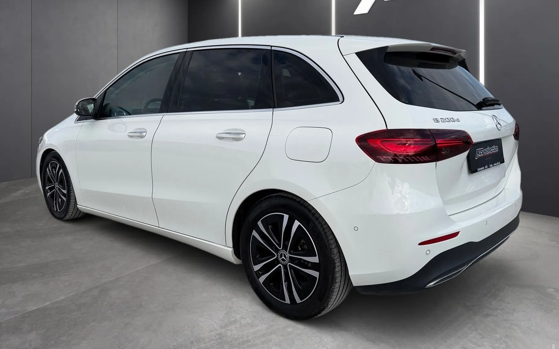 Zunanja slika - Mercedes-Benz B-Razred - B 200 d DCT Advanced Plus-Keylees-LED-PDC-Kamera.. - 4