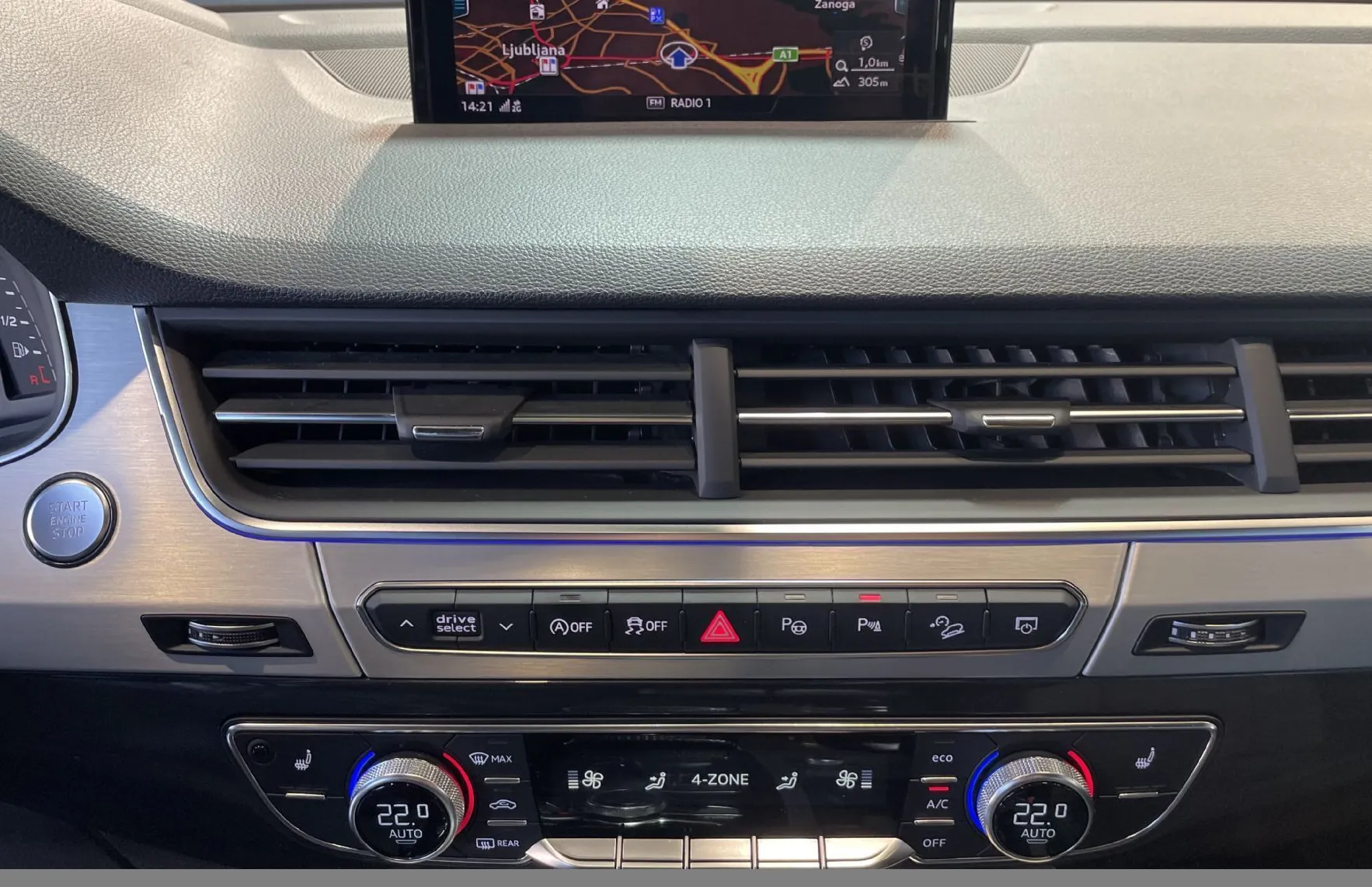 Zunanja slika - Audi Q7 - ZRAČNO-HUD-PANO-NAVI-MEMORY-ALCANTARA-VIRTUAL-22C - 19