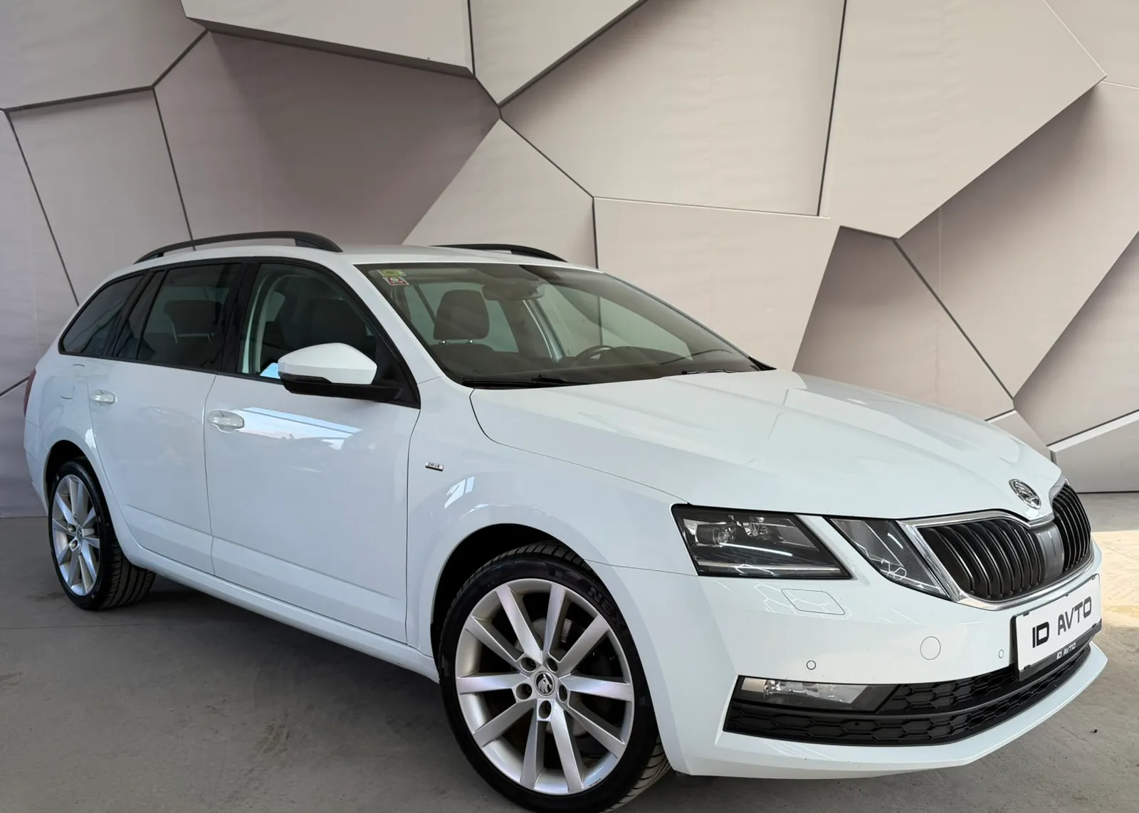 Zunanja slika - Škoda Octavia - Combi 2,0 TDI L&K - 1