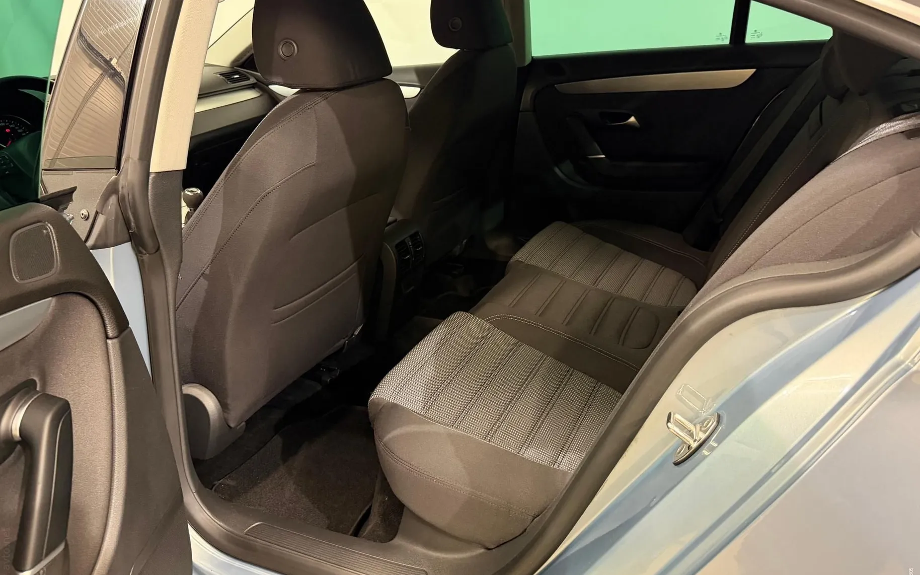 Notranja slika - Volkswagen Passat CC - 2.0 TDI-BI-XENON-SPORT LINE-ALU-CROM-PDC-TEMPOMAT. - 10