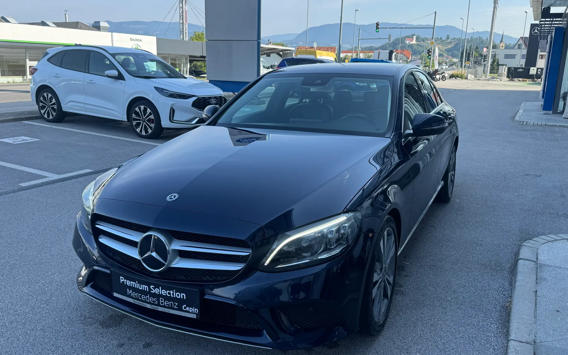 Zunanja slika - Mercedes-Benz C-Razred - 220d-AUT-AVANTGARDE-MULTIBEAM-NAVI-SLO-PREMIUM - 16