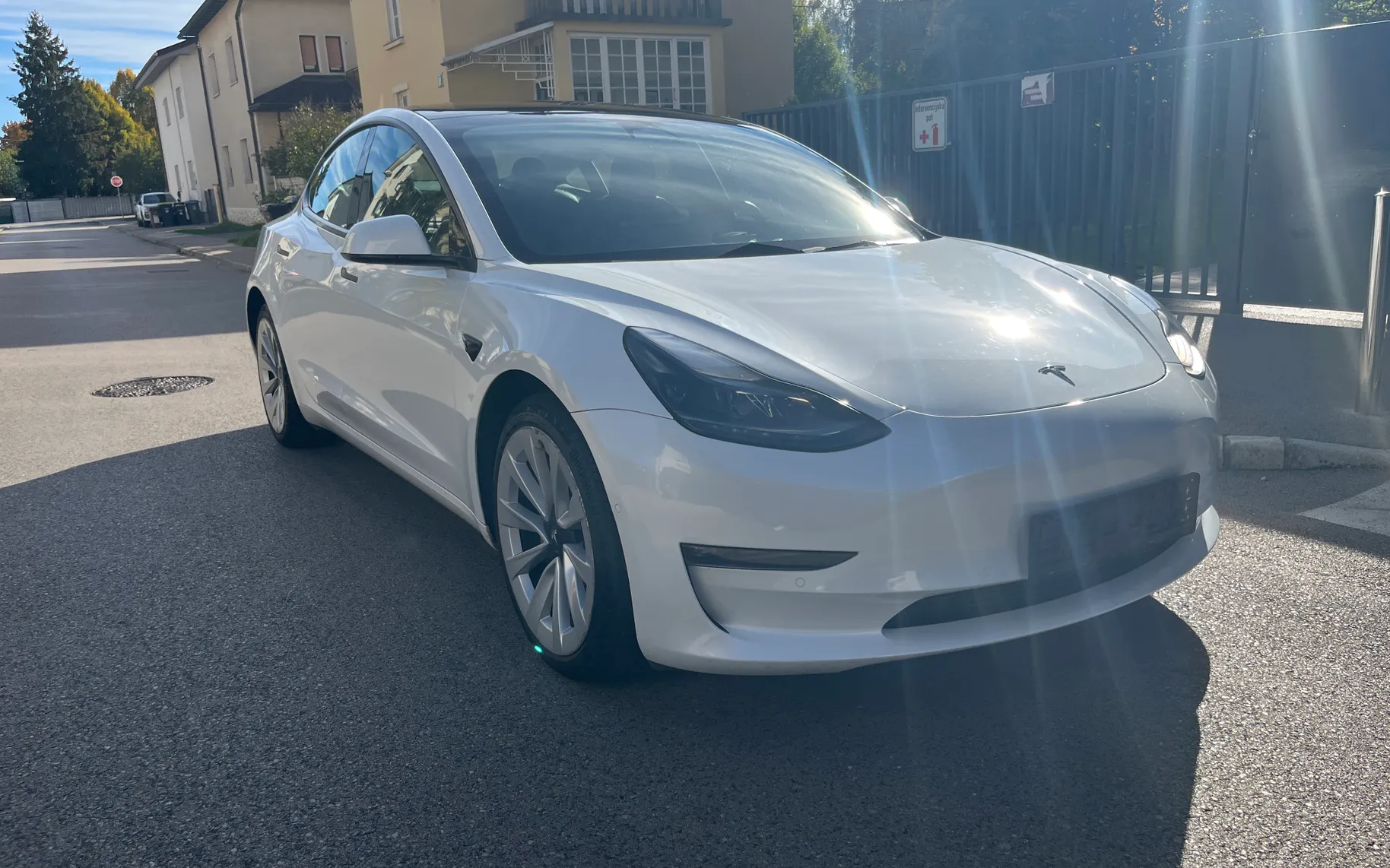 Zunanja slika - Tesla Model 3 - 3D3 / 3D7 - 1