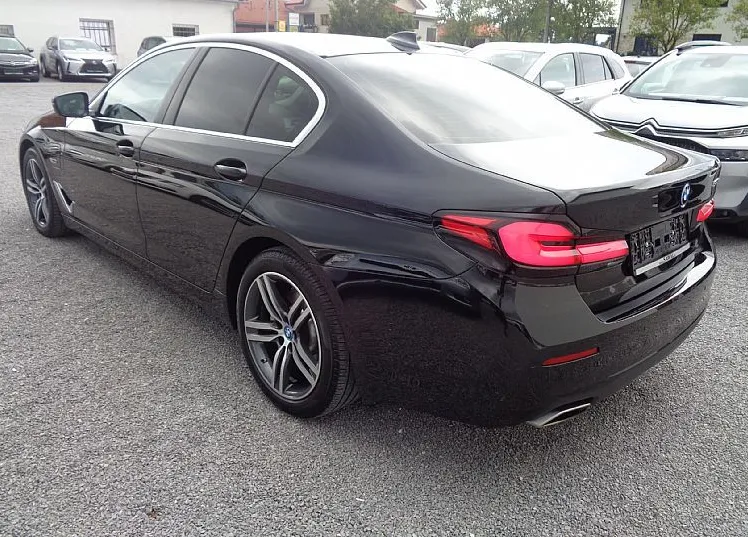 Zunanja slika - BMW Serija 5 - : 530e AUTOMATIC - MAX OPREMA -KASKO GRATIS - 4