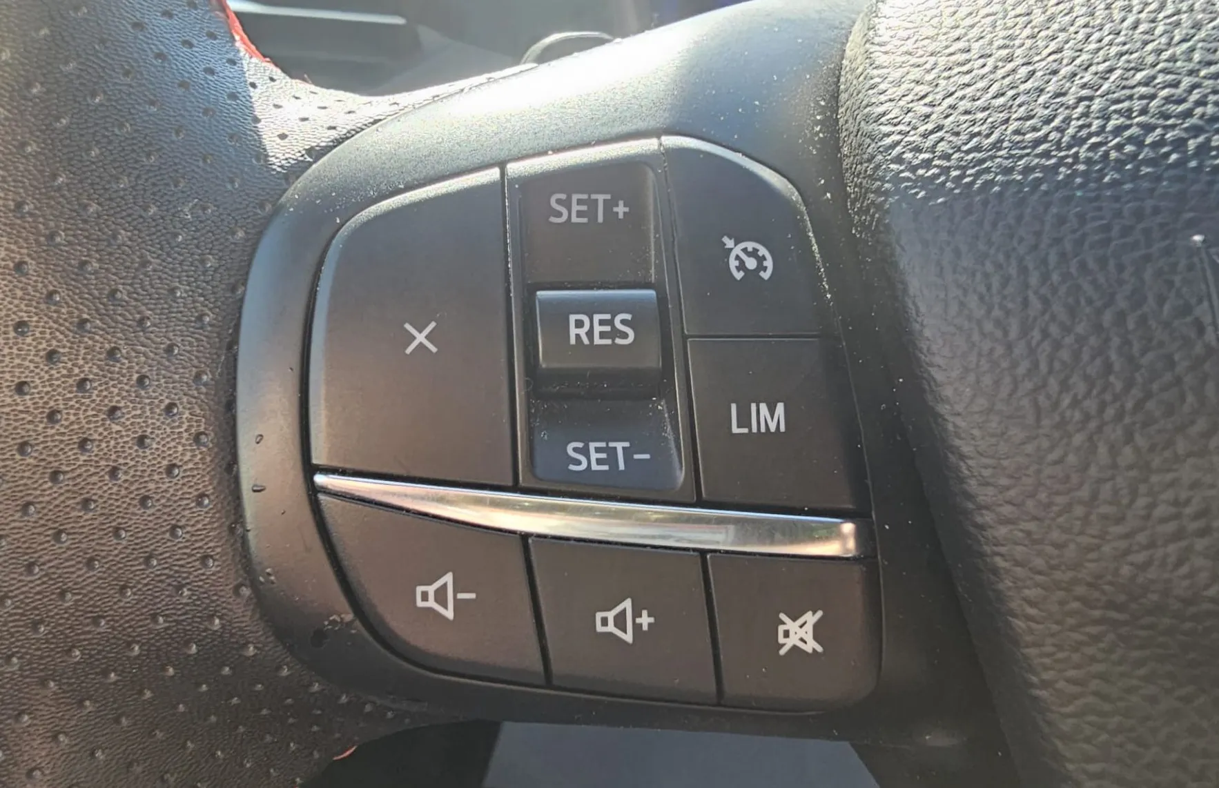 Zunanja slika - Ford Kuga - AWD 4x4 2.0 ST-Line X Avt.|Witrual|Alcantara|2xPDCkamera - 12