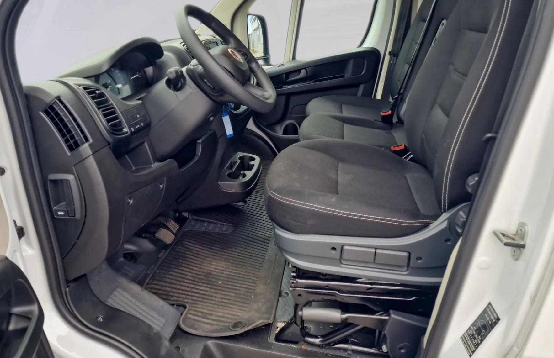 Zunanja slika - Fiat Ducato - 2.2 L4H2 Multijet - 7