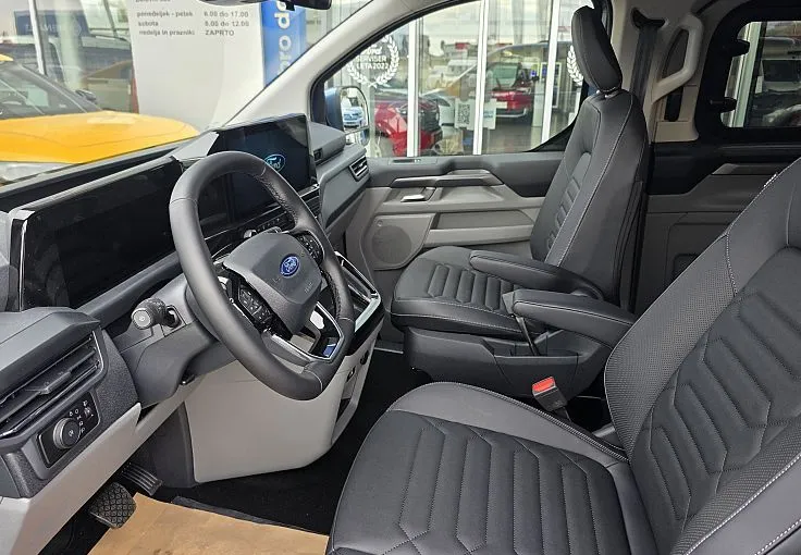 Zunanja slika - Ford Tourneo - Custom Titanium X - 9