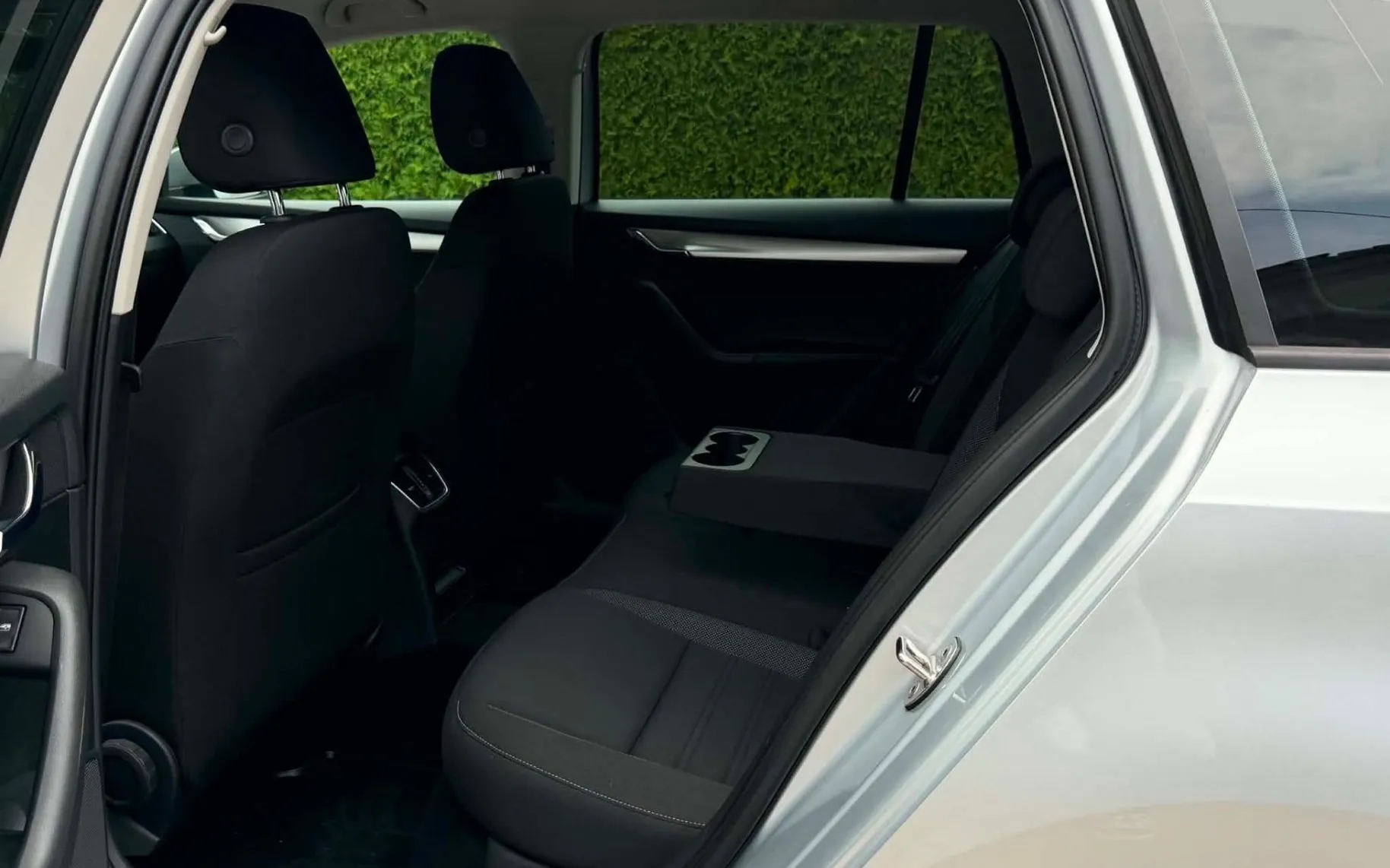 Notranja slika - Škoda Octavia - 1.6 TDI-DSG-LED-NAVI-LIZING ZA TUJCE-TEMPOMAT- - 10