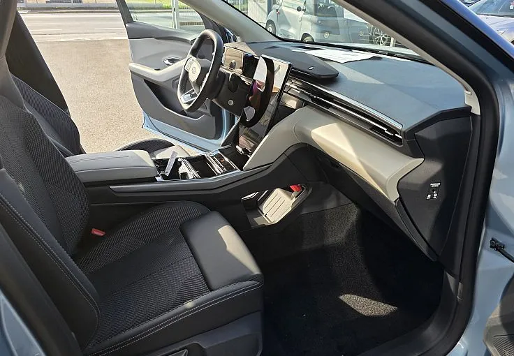Zunanja slika - Ford Explorer - EV Style - elektromotor 52 kWh 125 kW at - 9