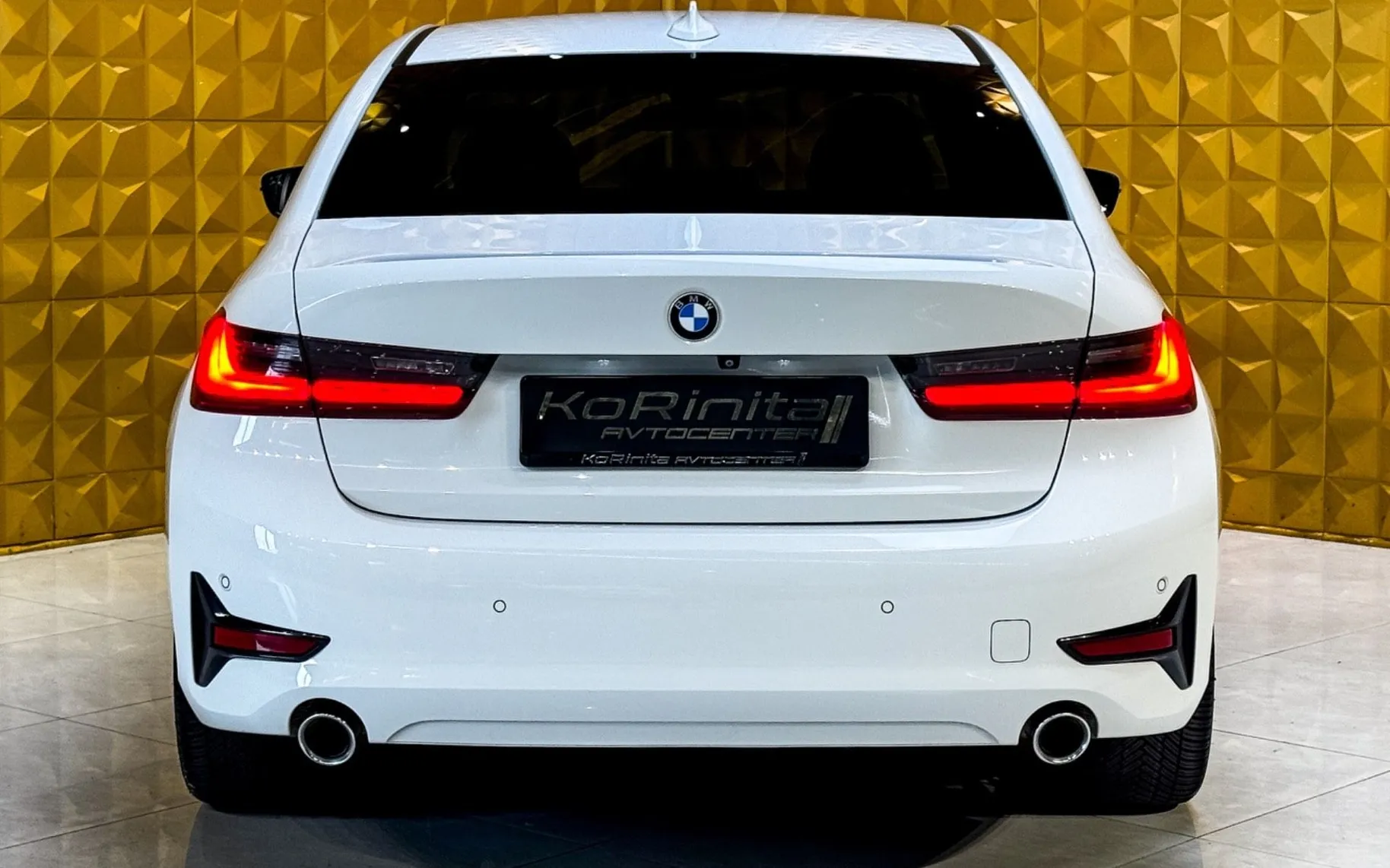 Notranja slika - BMW serija 3: - 320d xDrive AUT.-KAMERA-GRETJE-EL PRTLJAZNIK - 10
