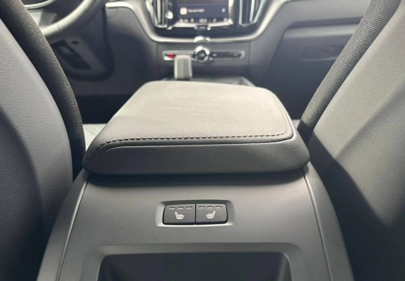 Zunanja slika - Volvo XC60 - VOLVO  B5P AWD Core KAMERA-ACC-KEYLESS - 9