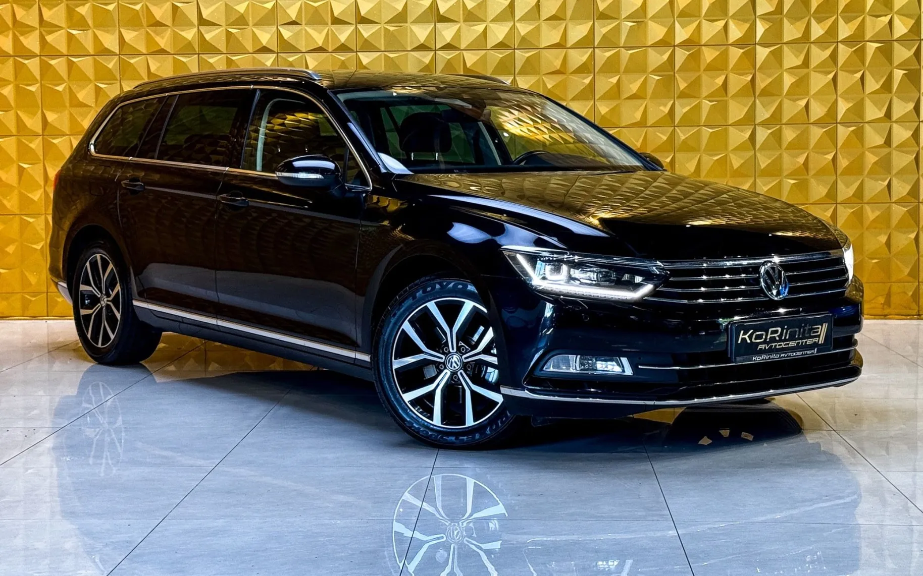 Zunanja slika - Volkswagen Passat Variant - 2.0 TDI AUT. HIGHLINE-GRETJE-ALCANTARA-NAVI-TEMP - 3