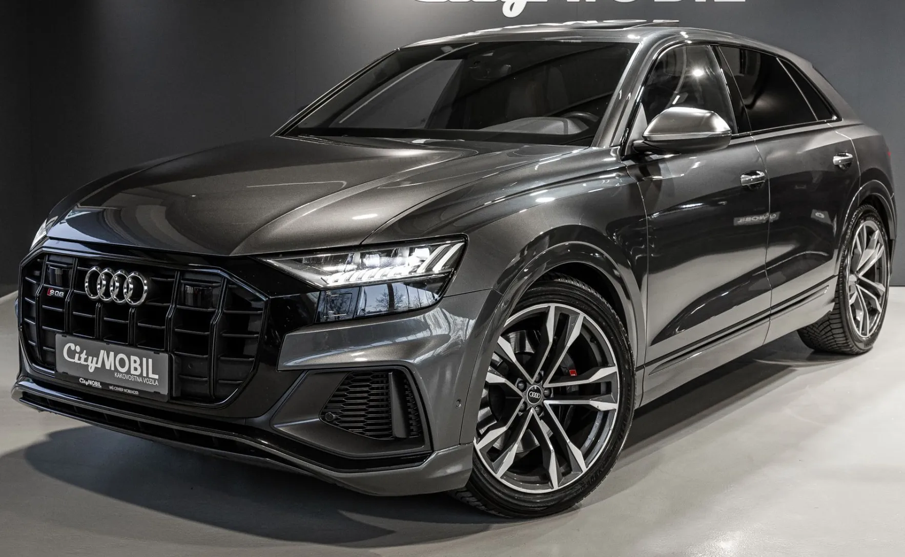 Zunanja slika - Audi SQ8 - MATRIX-KEYLESS-PANO-ZRAČNO-USNJE-VIRTUAL-HLAJ-22C - 1