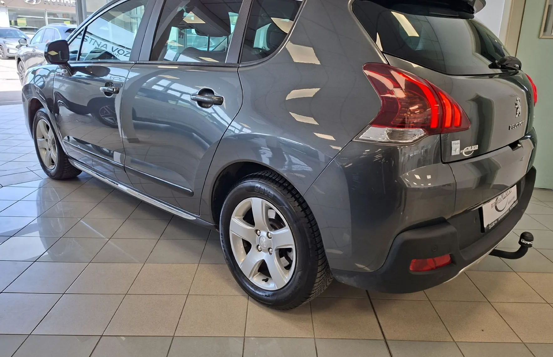 Zunanja slika - Peugeot 3008 - HYBRID 4X4-LED-NAVI-PDC-KLJUKA-HITRI KREDIT- - 3