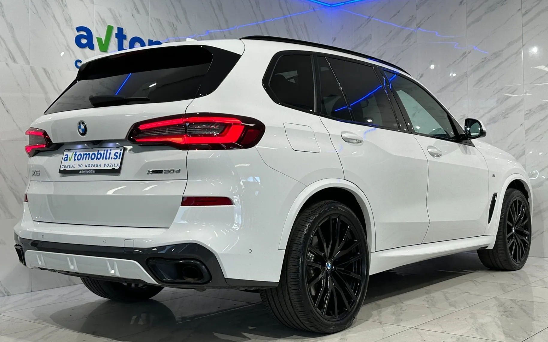 Zunanja slika - BMW serija X5: - xD30d|M|Laser|Pano|R22|Zračno|7Sedežev|ACC|Memory| - 4