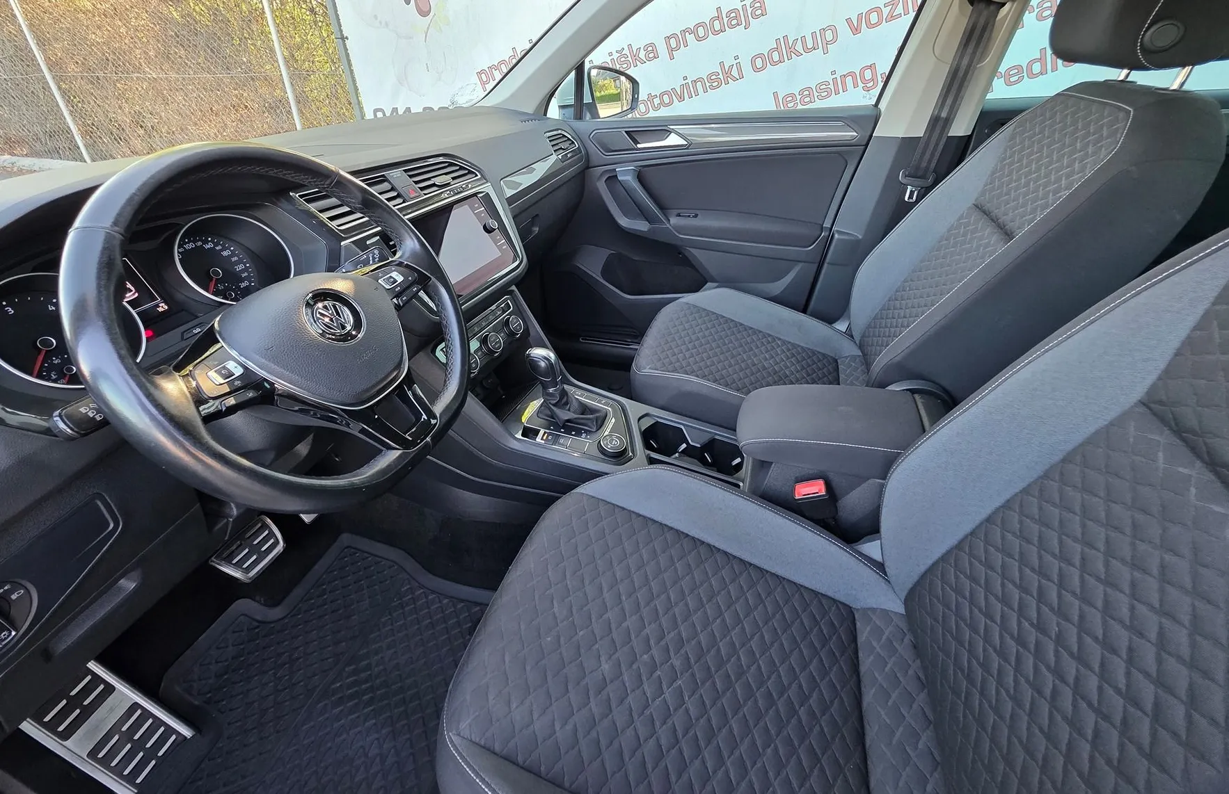 Zunanja slika - Volkswagen Tiguan - 2.0 TDI BMT DSG 4MOTION ALU-NAVI-GRETJE SŽ-1.LAST - 10