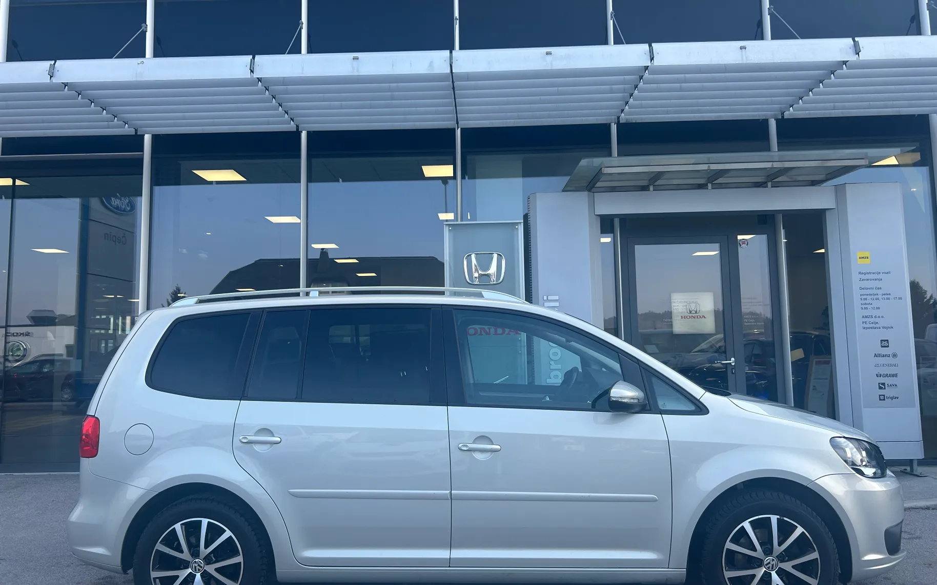Zunanja slika - Volkswagen Touran - | 1.6 TDI | BlueMotion | DSG | HIGHLINE | TOP | - 4