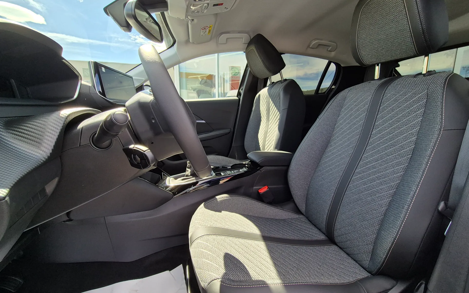 Zunanja slika - Peugeot 208 - Allure1.2 Turbo 100 - NA ZALOGI - 7