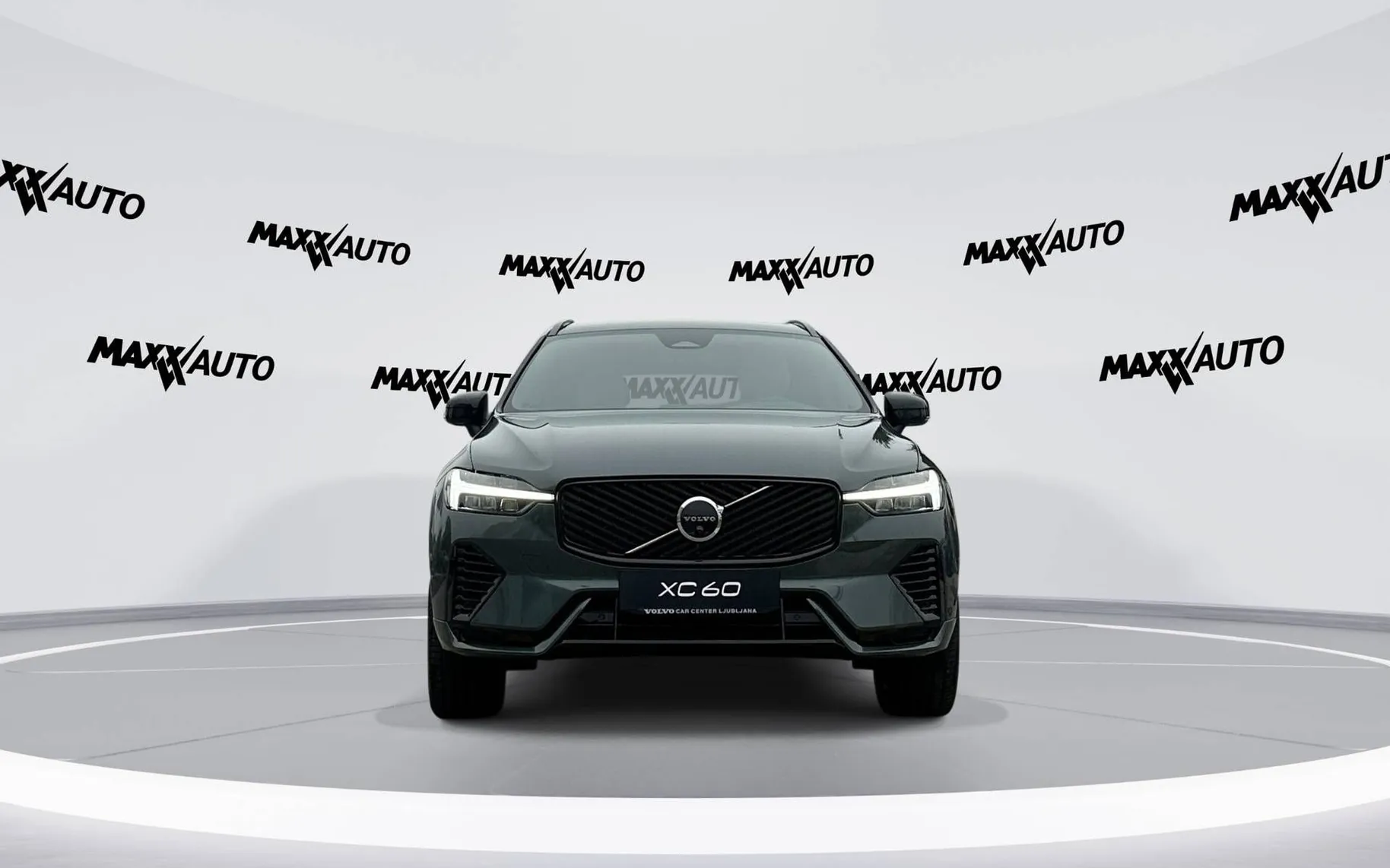 Zunanja slika - Volvo XC60 - B5 P AWD Plus Dark Avt. - 2