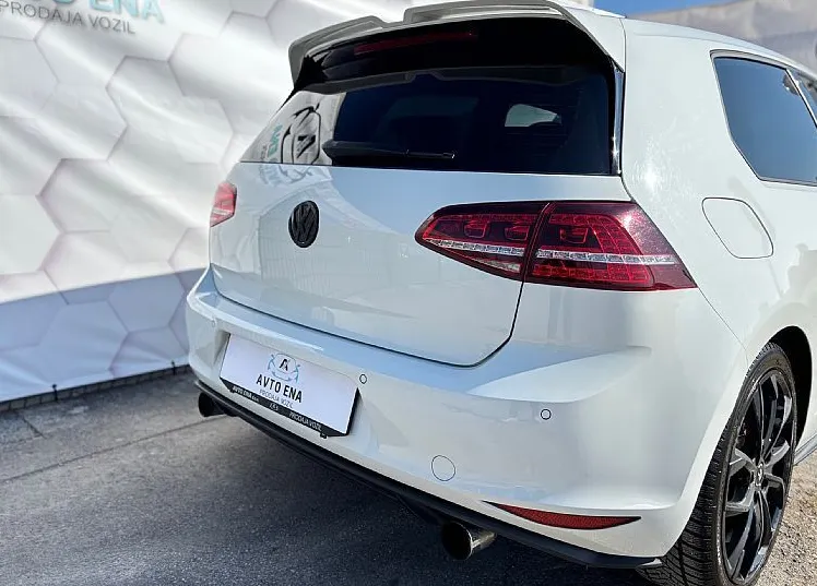 Zunanja slika - Volkswagen Golf - 2.0 GTI DSG - XENON - PDC - GRETJE - DYNAUDIO - 3