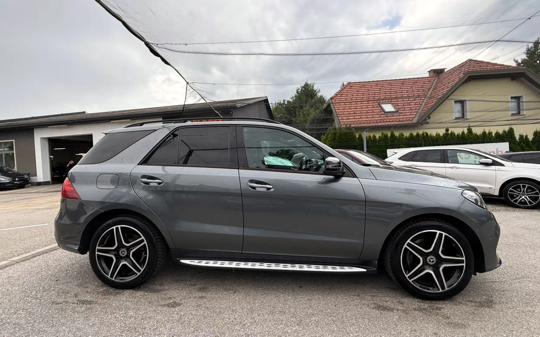 Zunanja slika - Mercedes-Benz GLE-Razred - GLE 350 d 4MATIC AMG LiNE AIRMATIC LED 360K ALU20 - 5