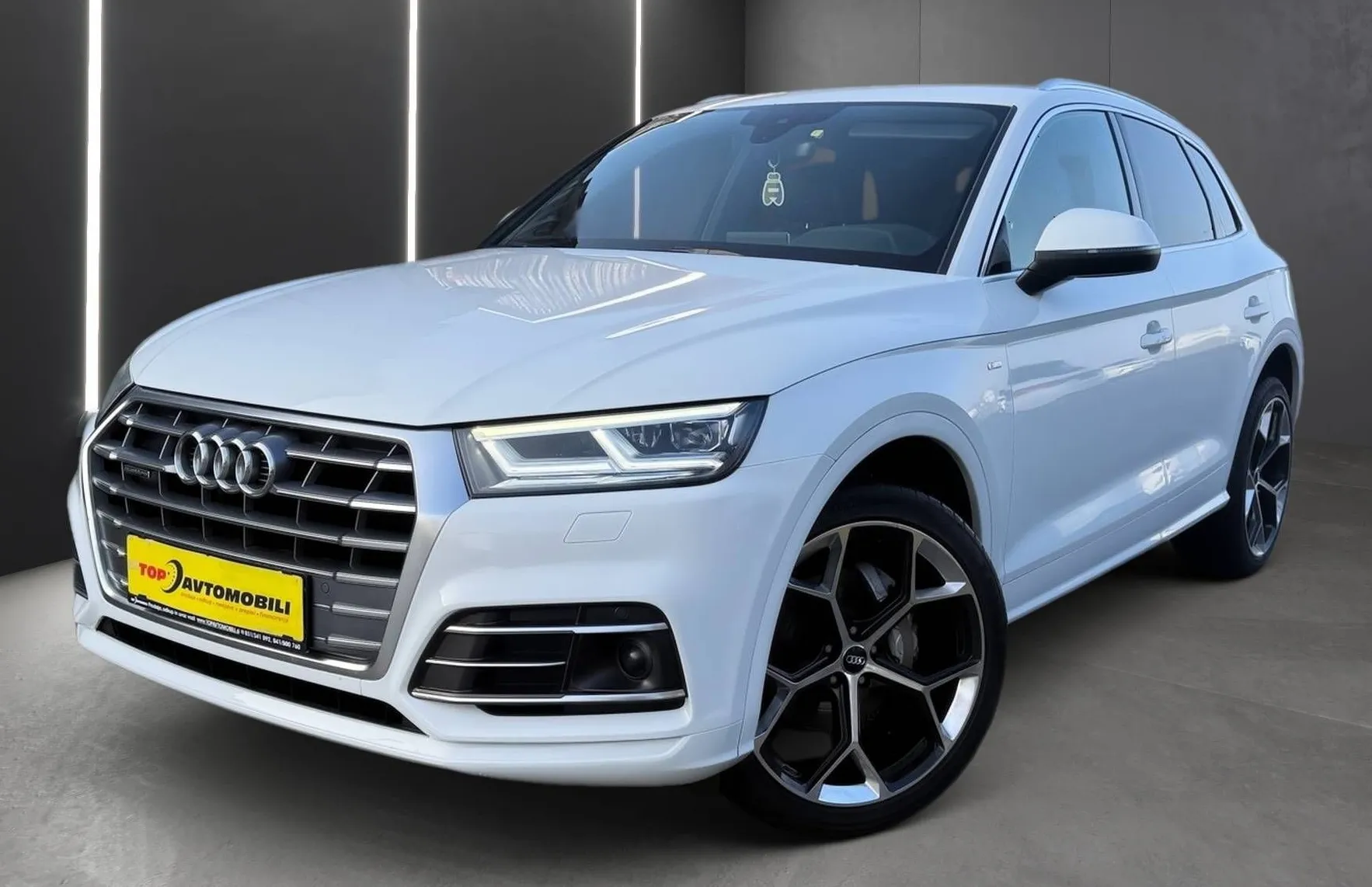 Zunanja slika - Audi Q5 - 40 TDI QUATTRO S-LINE FUL LED NAVI ACC LINE ASSI.. - 1