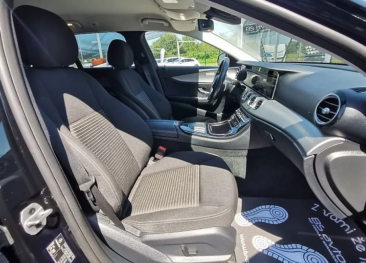 Zunanja slika - Mercedes-Benz E-Razred - E 220 d 4MATIC MODEL 2021 VIRTUAL-MATRIX-KLJUKA - 10