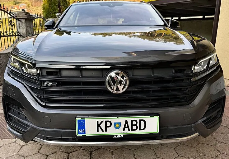 Zunanja slika - Volkswagen Touareg - 4motion V6 TDI R-LINE 1.LAST BLACK PANO LUFT H-UP - 2