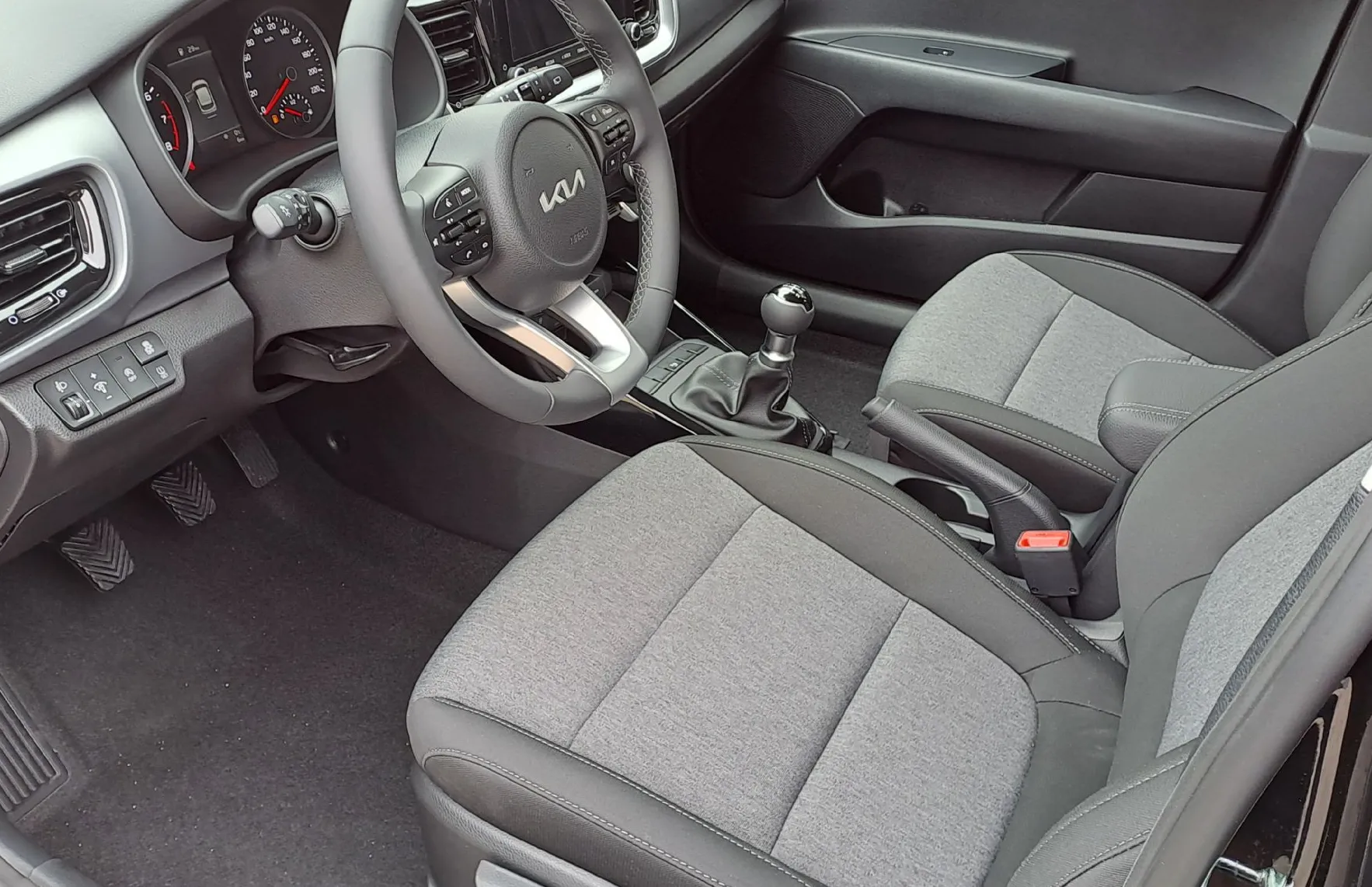 Zunanja slika - KIA Stonic - 1.2 DPI LX Urban + M T - 4