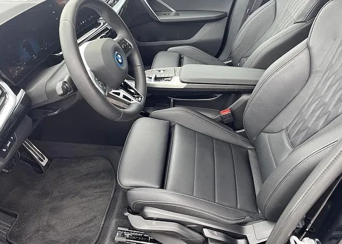 Zunanja slika - BMW X1 - serija :  xDrive30e  AT - 7