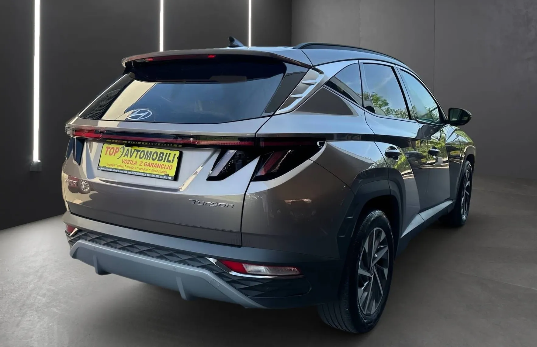 Zunanja slika - Hyundai Tucson - 1.6 T GDI 1LASTNIK VIRTUAL NAVI PDC KAMERA TOP - 8