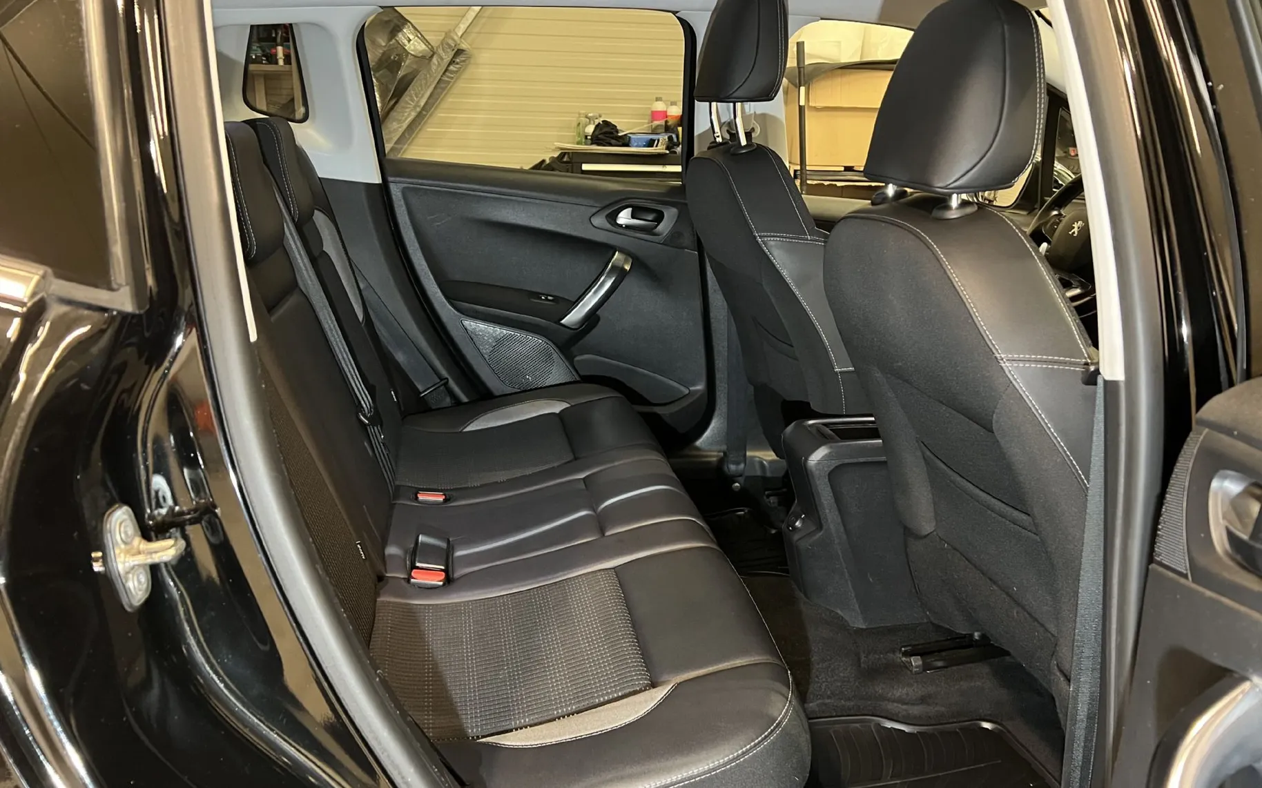 Notranja slika - Peugeot 2008 - 1.2 -LED-NAVI-TEMPOMAT-CROME-ALU-PDC-ODLIČEN... - 12