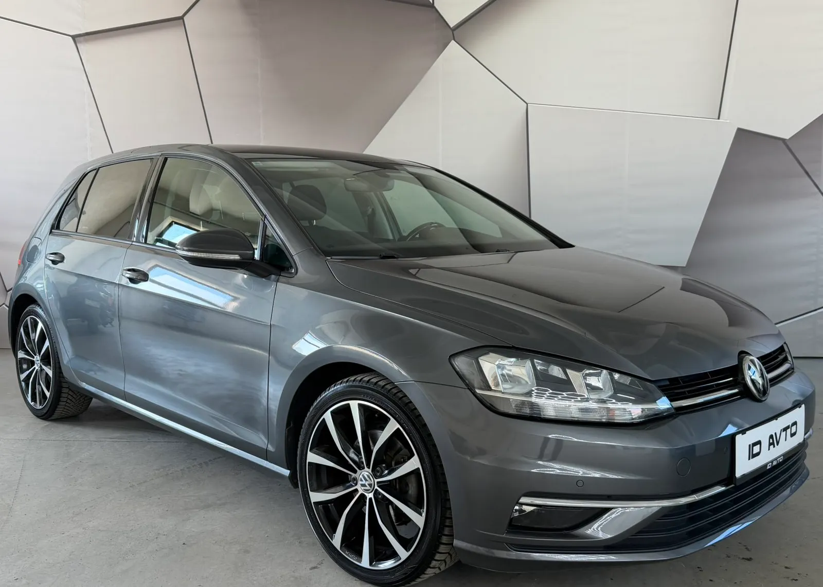 Zunanja slika - VW Golf - 2,0 TDI BMT 40 let - 2