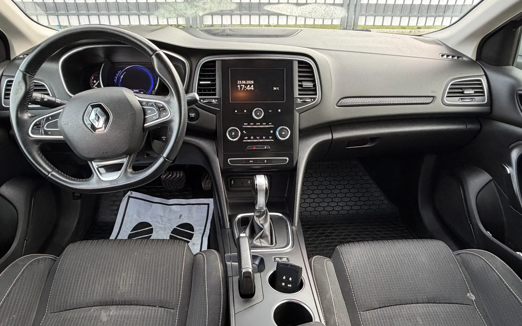 Zunanja slika - Renault Megane - Mégane Mégane Berline dCi 110 Energy Bose EDC - 6
