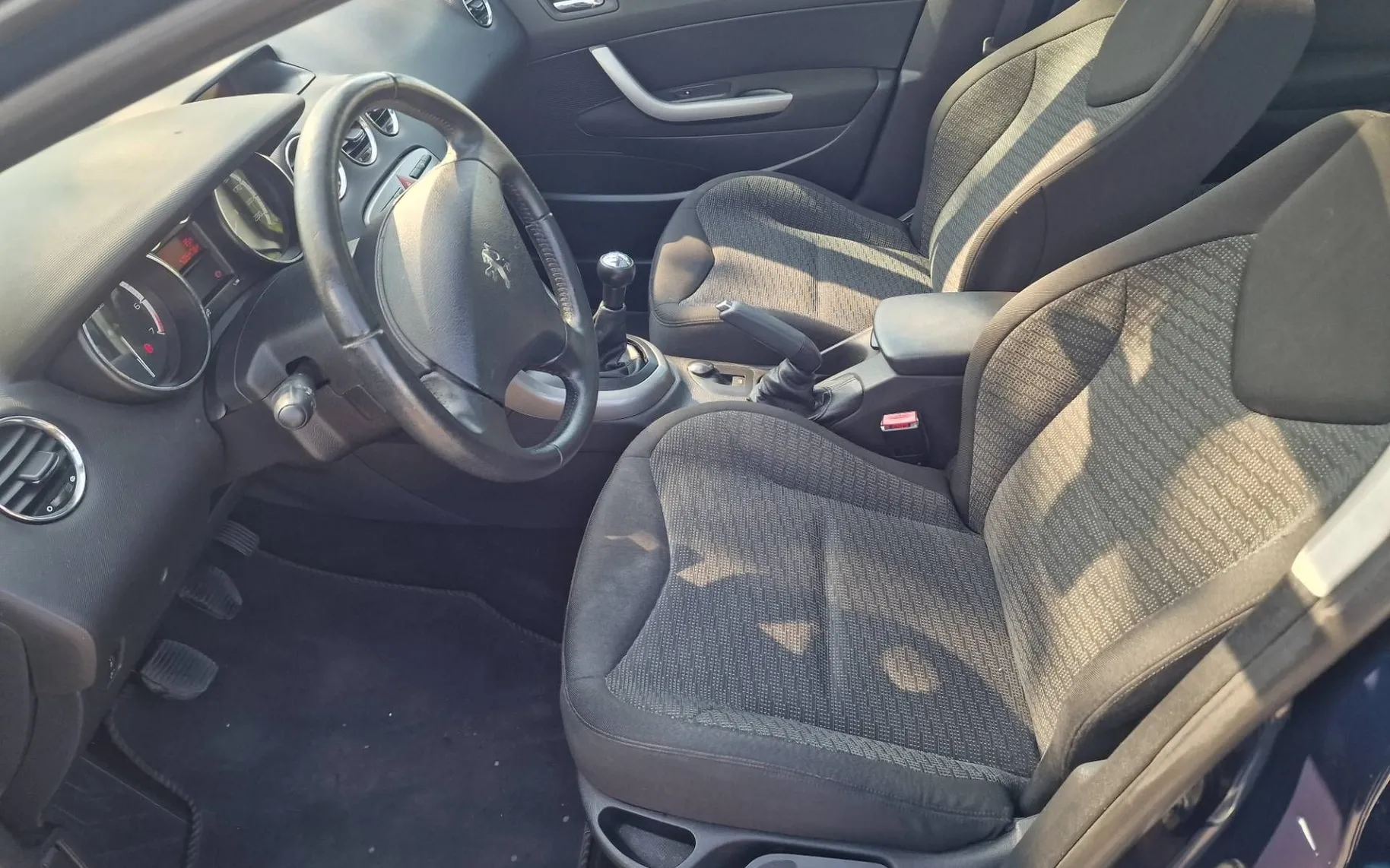 Notranja slika - Peugeot 308 - 1.6 55.000km OBROK 84X-51EUR NA KREDIT BREZ POLO - 11
