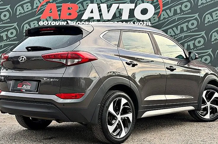 Zunanja slika - Hyundai Tucson - 1.7CRDi Trend DCT+GRETJE+NAVI+TOUCH+ALU19+SERVISNA - 5