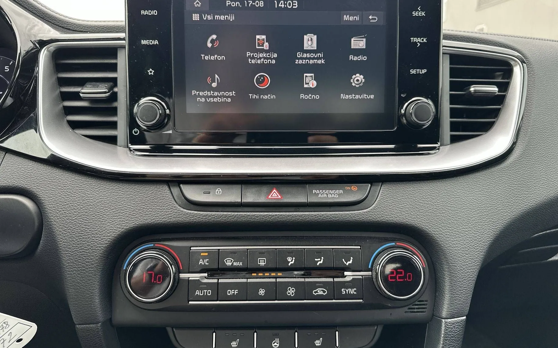 Notranja slika - KIA XCeed - 1.5 T-GDi EX WAY 7DCT - 18