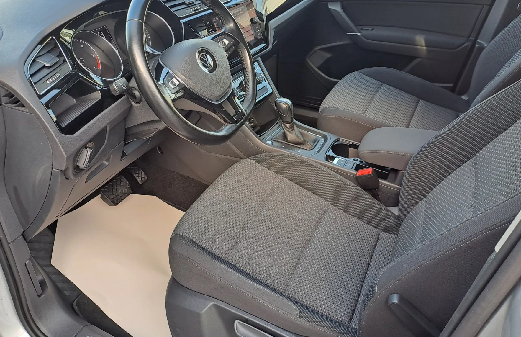 Zunanja slika - Volkswagen Touran - 2.0 TDI BMT Family DSG - 5