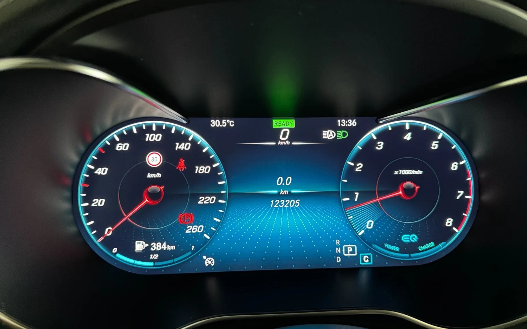 Notranja slika - Mercedes-Benz GLC coupe - 200 4MATIC|AMG|Virtual|Designo|Kamera|Burmester| - 12