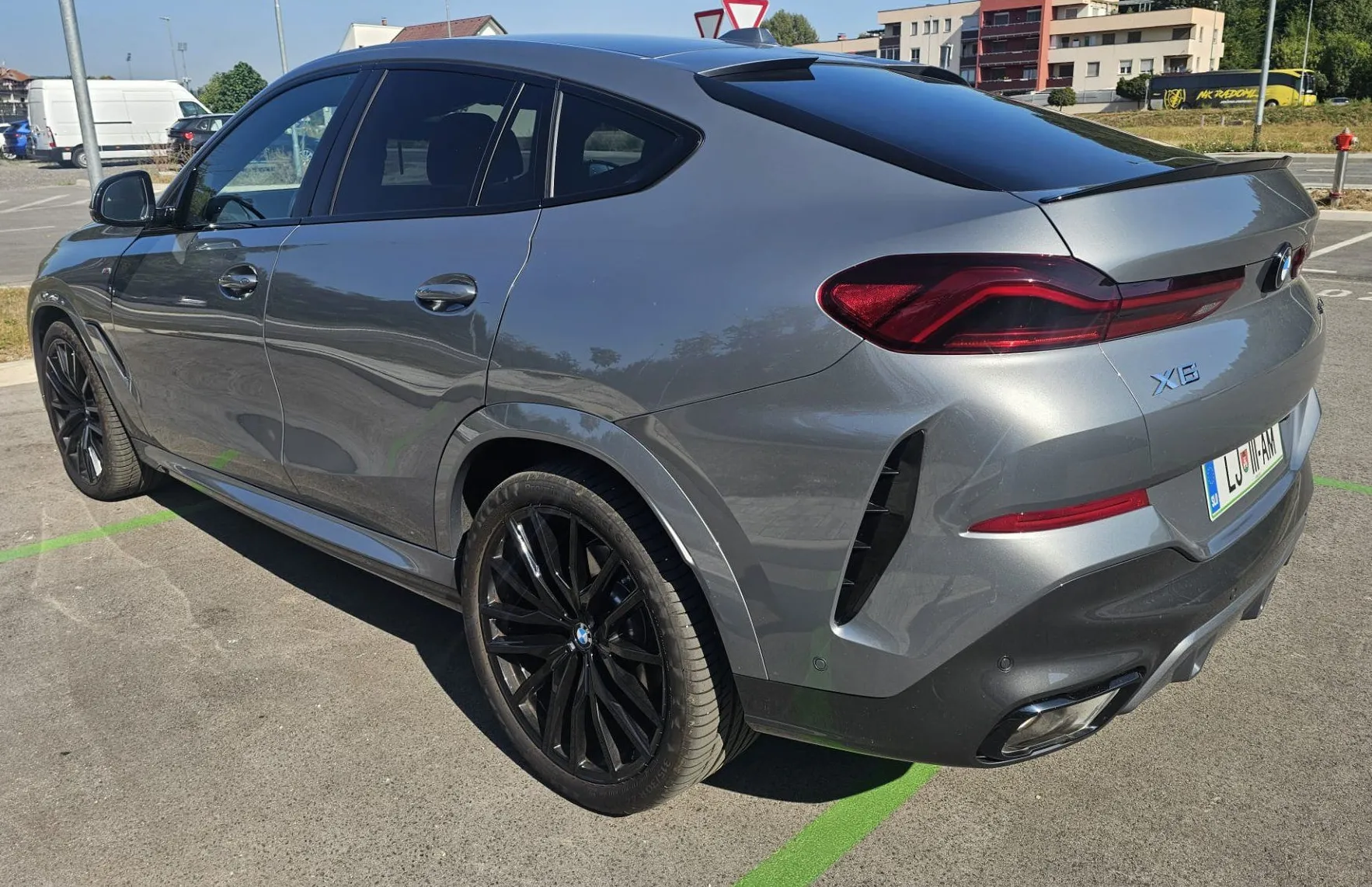 Zunanja slika - BMW X6 - serija : xDrive30d Avt. - SLO - Full option - 4