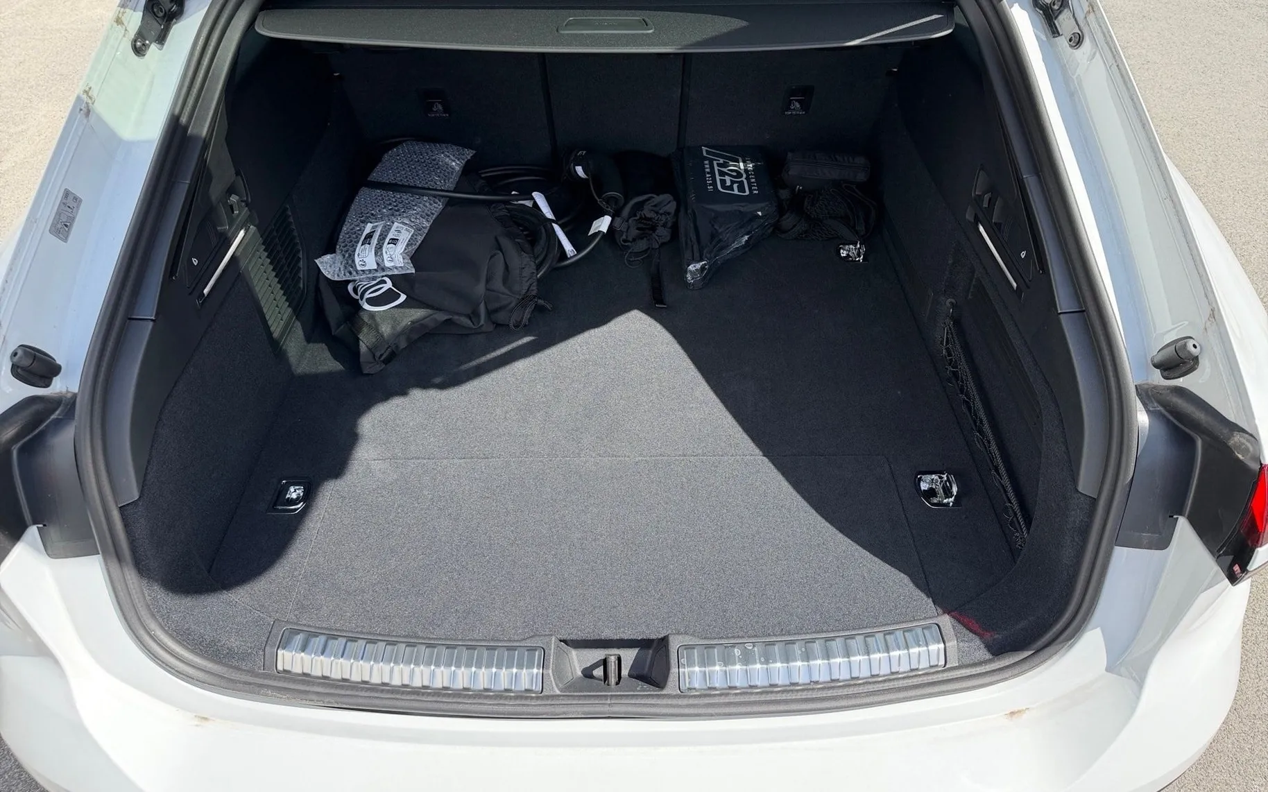 Notranja slika - Audi A6 Avant - e-hybrid quattro S tronic 220 kW... - 12