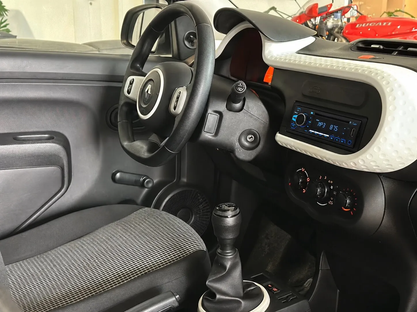 Zunanja slika - Renault Twingo - SCe 70 Authentique - 15