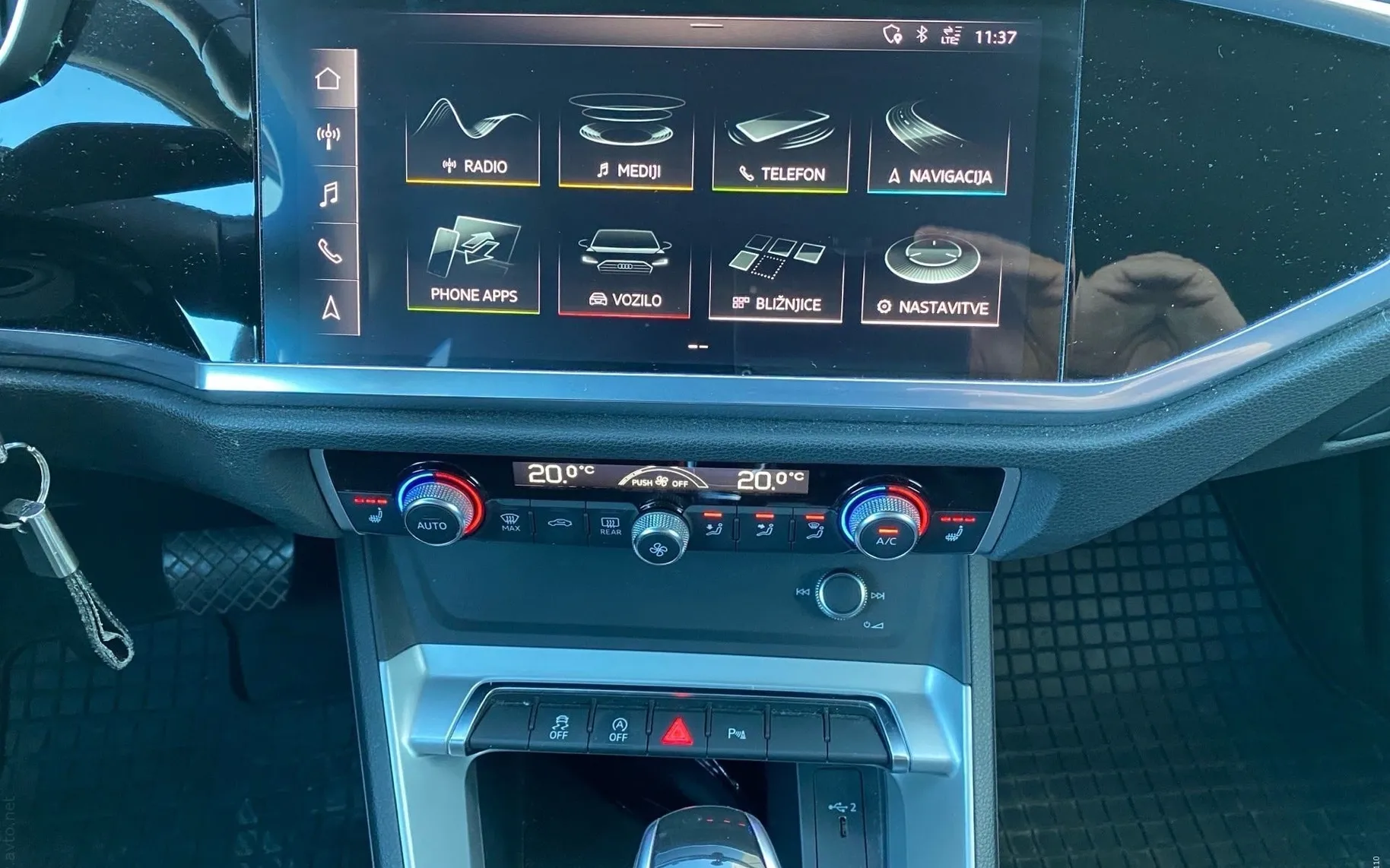 Notranja slika - Audi Q3 - 35 TDI S-tronic - 9