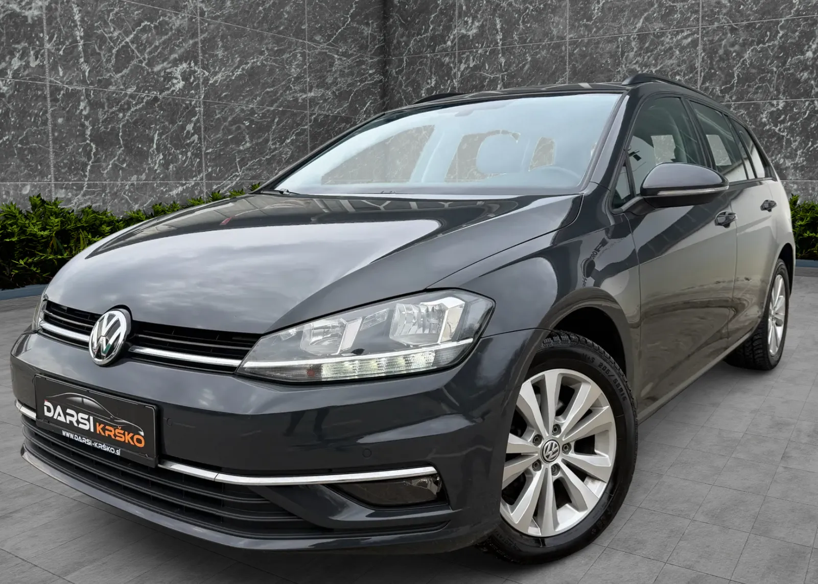 Zunanja slika - VW Golf - 1.6 TDI Comfortline 115PS SLOVENSKI PDC ALU16 - 1