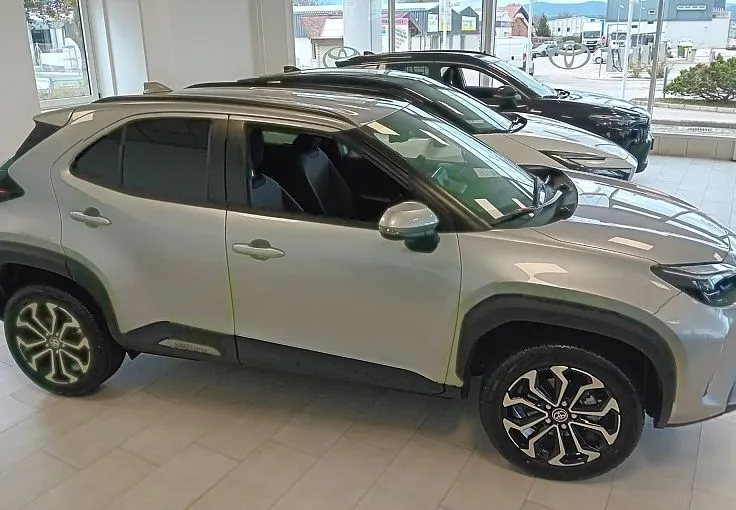 Zunanja slika - Toyota Yaris Cross - 1.5 VVT-i hibrid Sport 85kW - 3