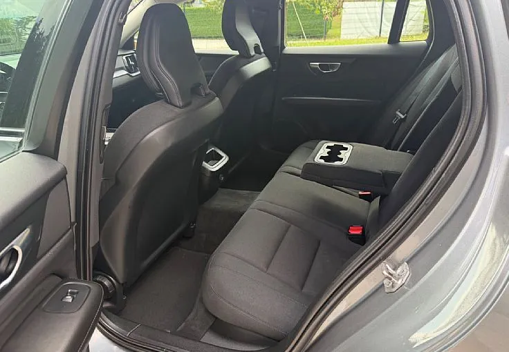 Zunanja slika - Volvo V60 Cross Country - B4D AWD AUT 1.LASTNIK LED VIRUTAL NAVI PDC - 11
