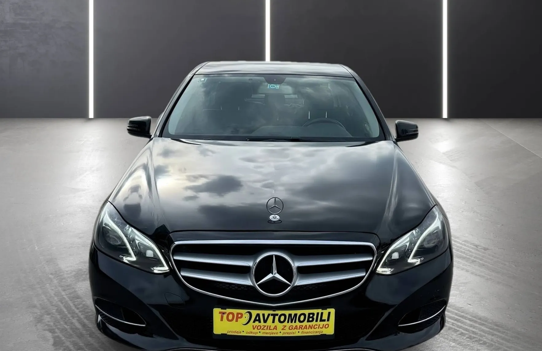 Zunanja slika - Mercedes-Benz E-Razred - 250 CDI SLOVENSKO VOZILO NAVI PDC TEMPOMAT TOP - 12