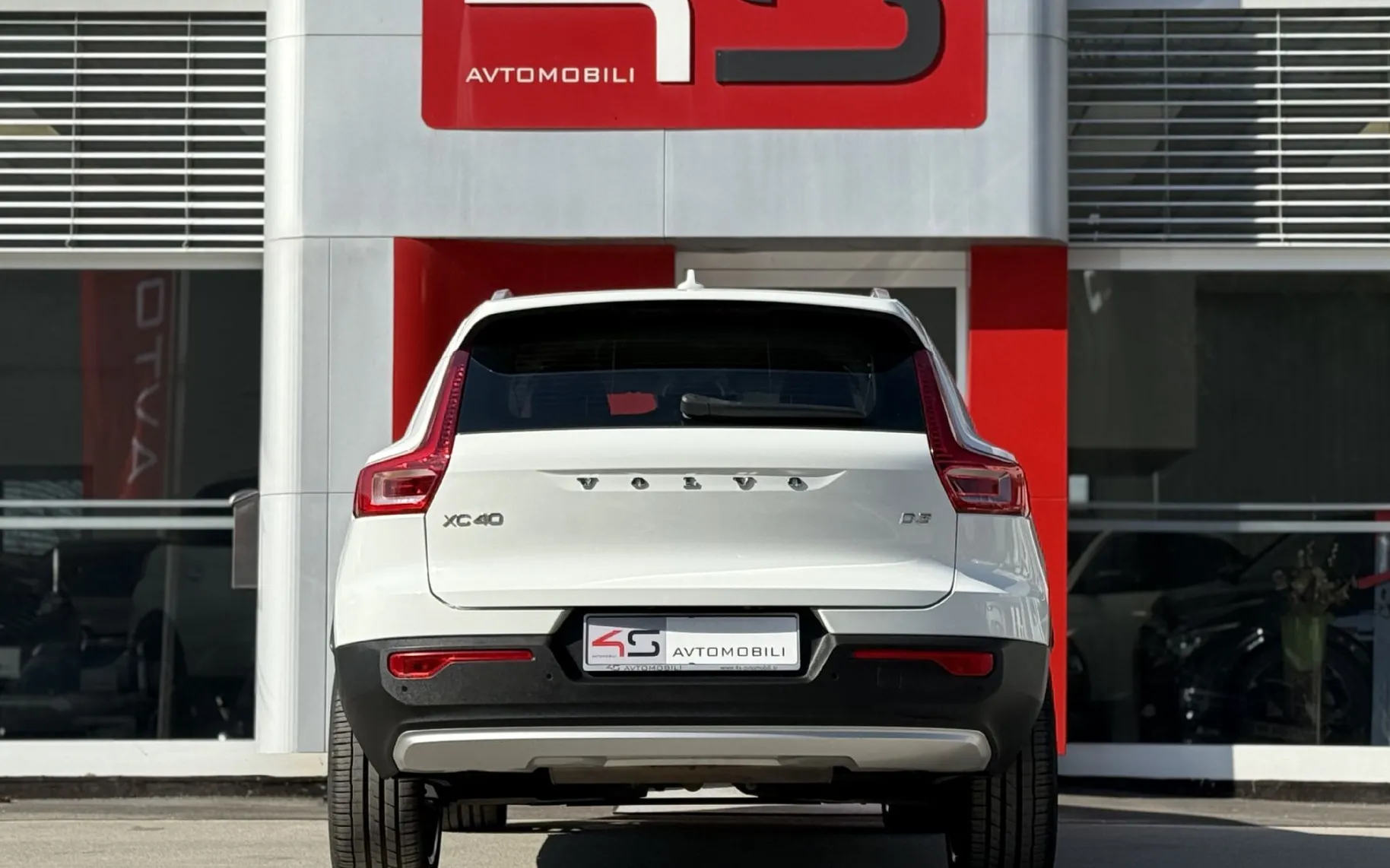 Zunanja slika - Volvo XC40 - D3 A Momentum 1.LASTNIK - 6
