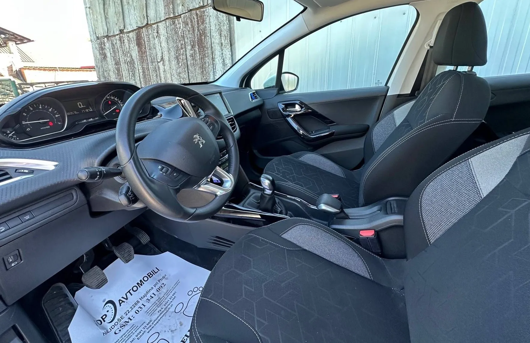 Zunanja slika - Peugeot 2008 - 1.2 SLOVENSKI 1.LASTNIK MOŽNOST BREZ POLOGA - 13