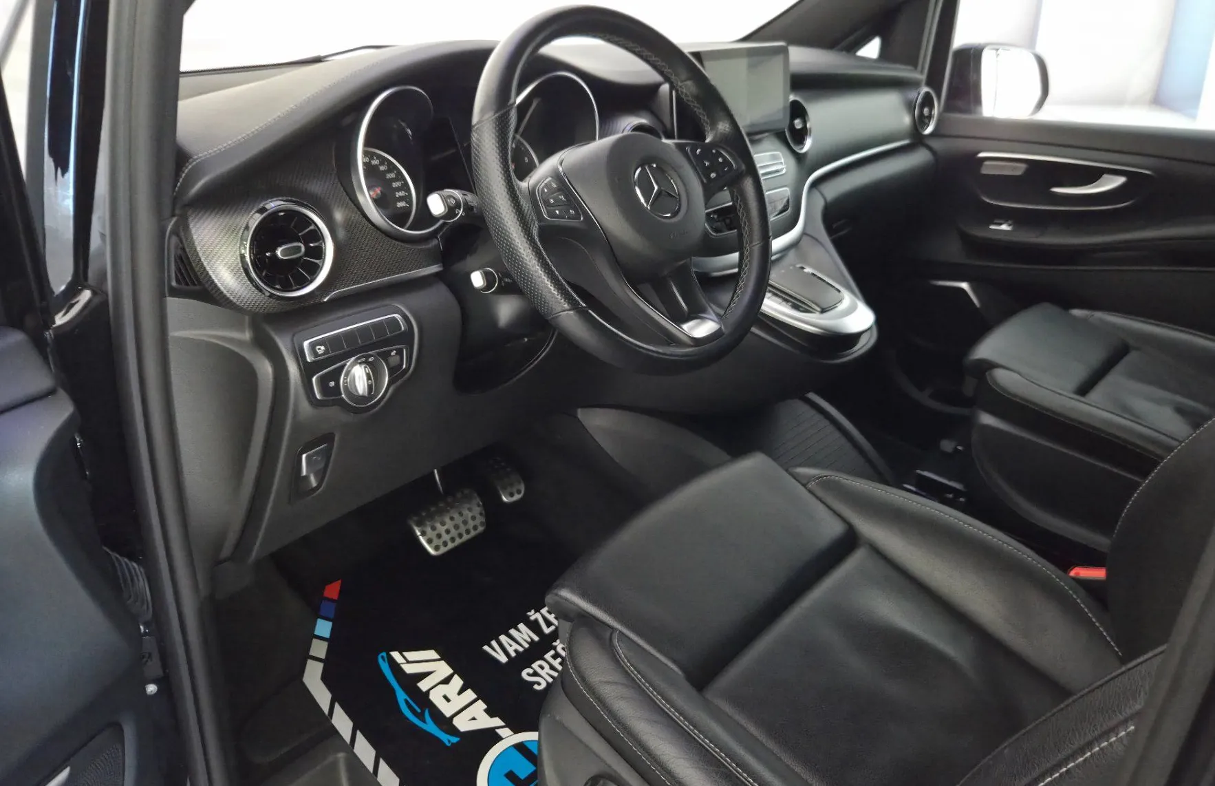 Zunanja slika - Mercedes-Benz V-Razred - V 300 d Avt-KAM360-BURMESTER-2X DRSNA-LED - 11