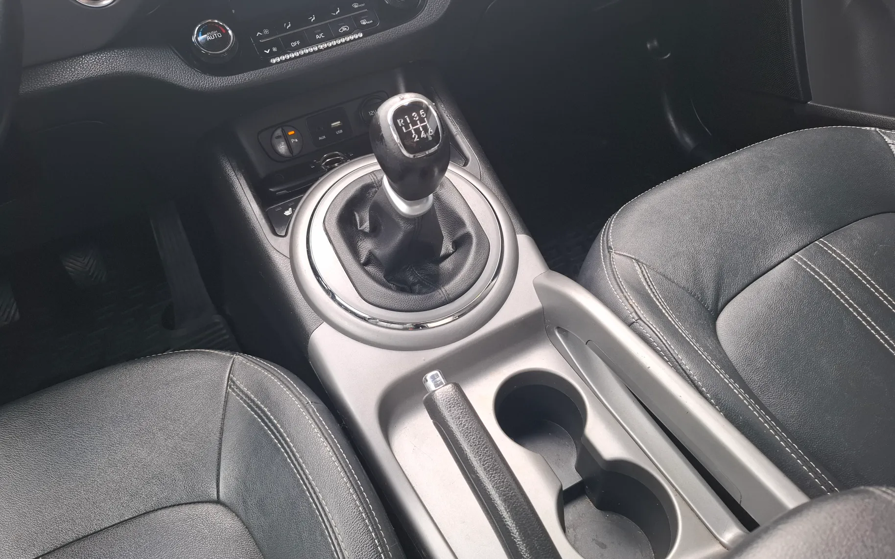 Zunanja slika - KIA Sportage - 2WD 1.7 TD - SLOVENSKI + ZNANA ZGODOVINA + KLJUKA - 30